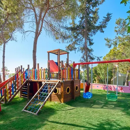 Voyage Sorgun 5* シダ